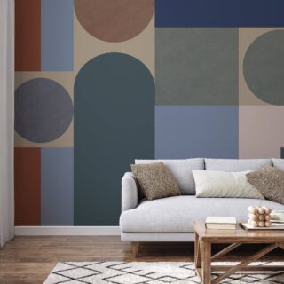 Papel de colgadura con diseño circulares rectangulos y cuadros en colores crema para salas aportando tranquilidad.